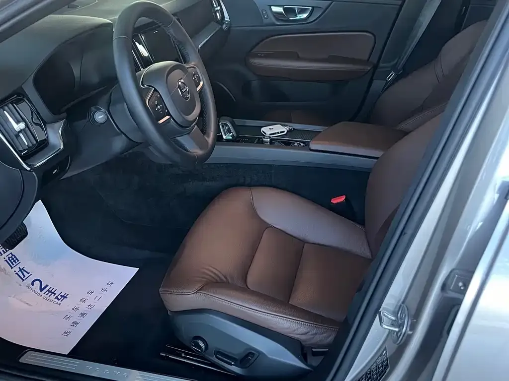 Volvo S60 2024 из CN, фото 7