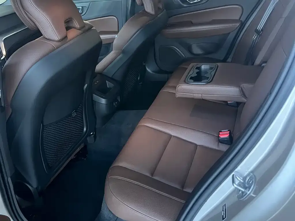 Volvo S60 2024 из CN, фото 8
