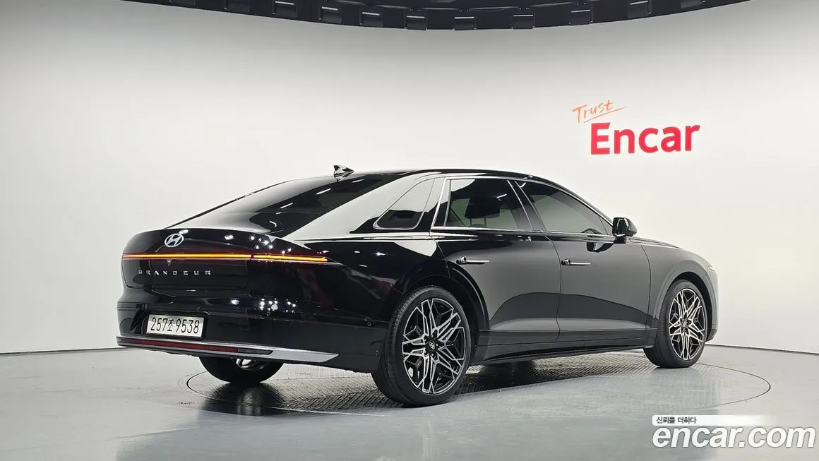 Hyundai Grandeur 2023 из KR, фото 2