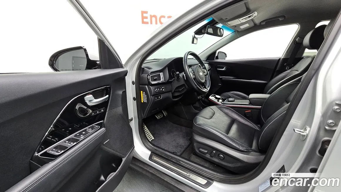 Kia Niro — фото 10