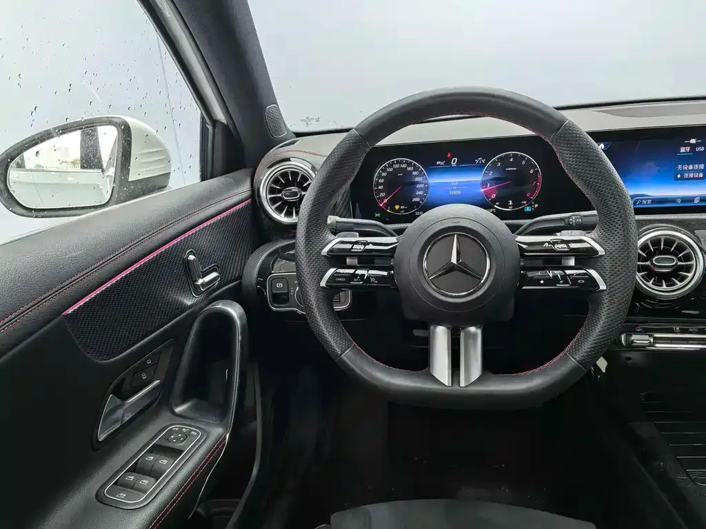 Mercedes-Benz A-Class — фото 10