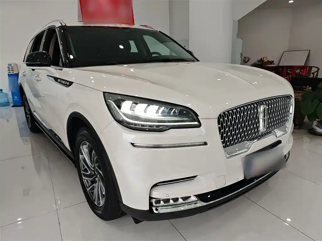 Lincoln Aviator 2023 из CN, фото 4