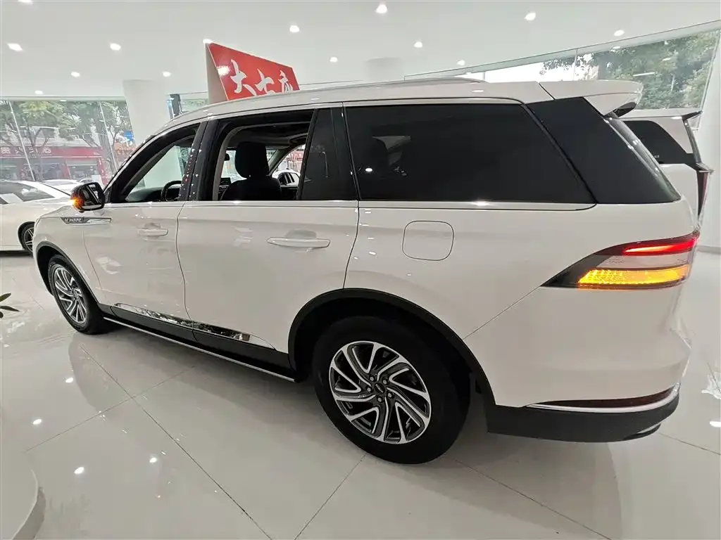 Lincoln Aviator 2023 из CN, фото 5