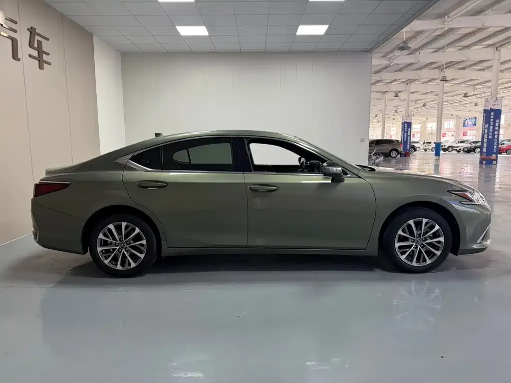 Lexus ES 2022 из CN, фото 7