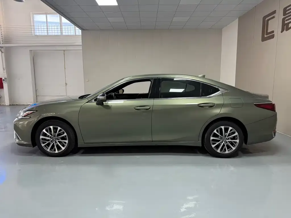 Lexus ES 2022 из CN, фото 8