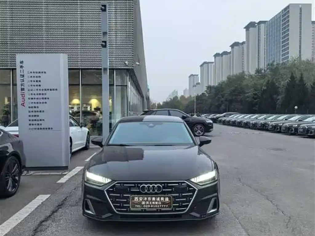 Audi A7L 2022 из CN, фото 1