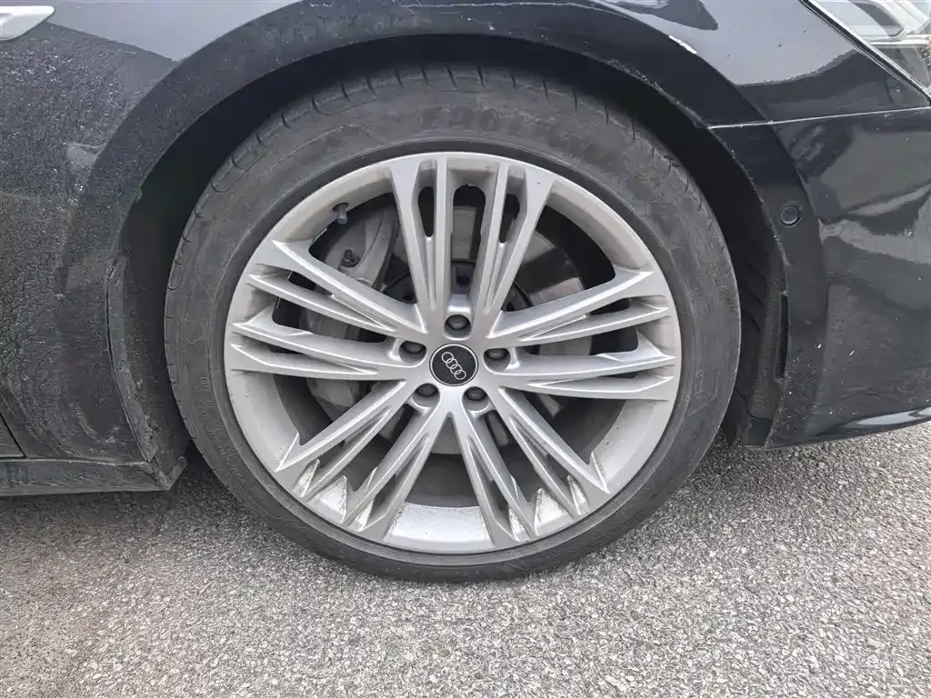 Audi A7L 2022 из CN, фото 4