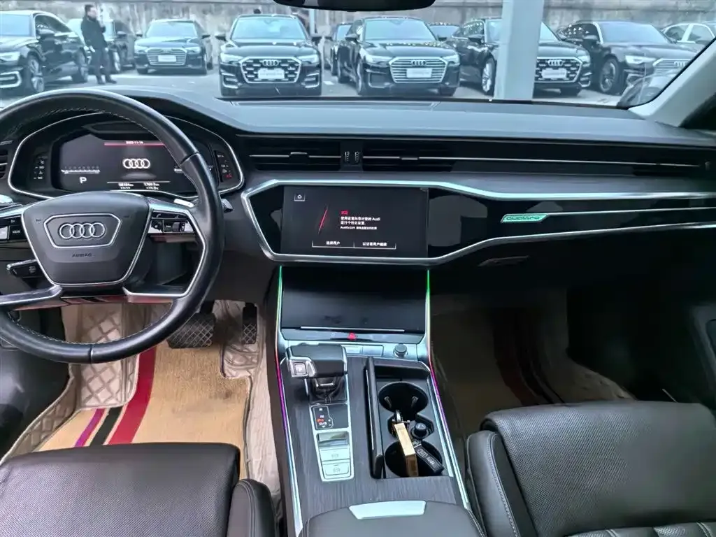 Audi A7L 2022 из CN, фото 7