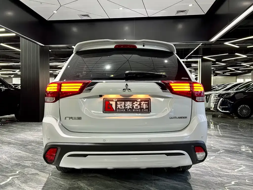 Mitsubishi Outlander 2021 из CN, фото 6