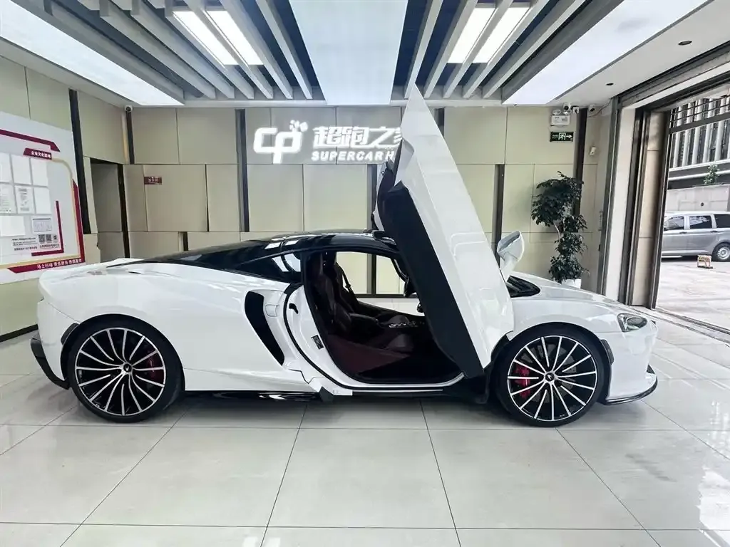 McLaren GT — фото 9