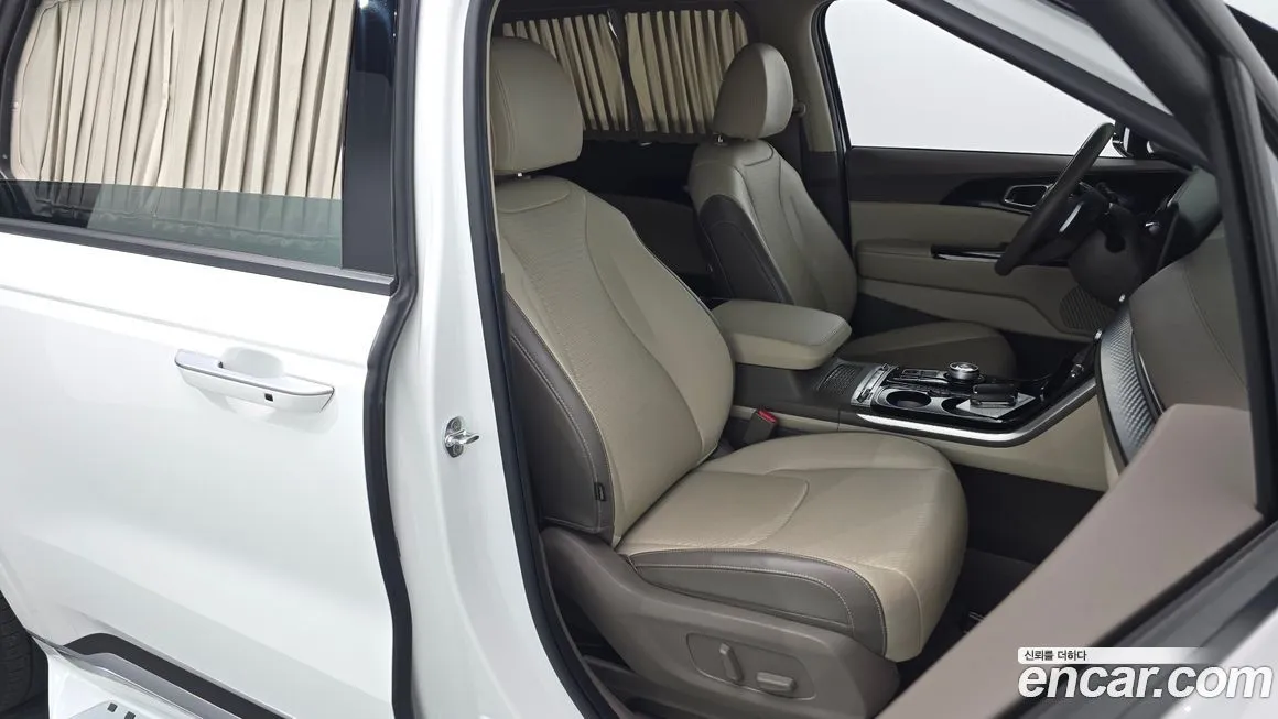 Kia Carnival — фото 10
