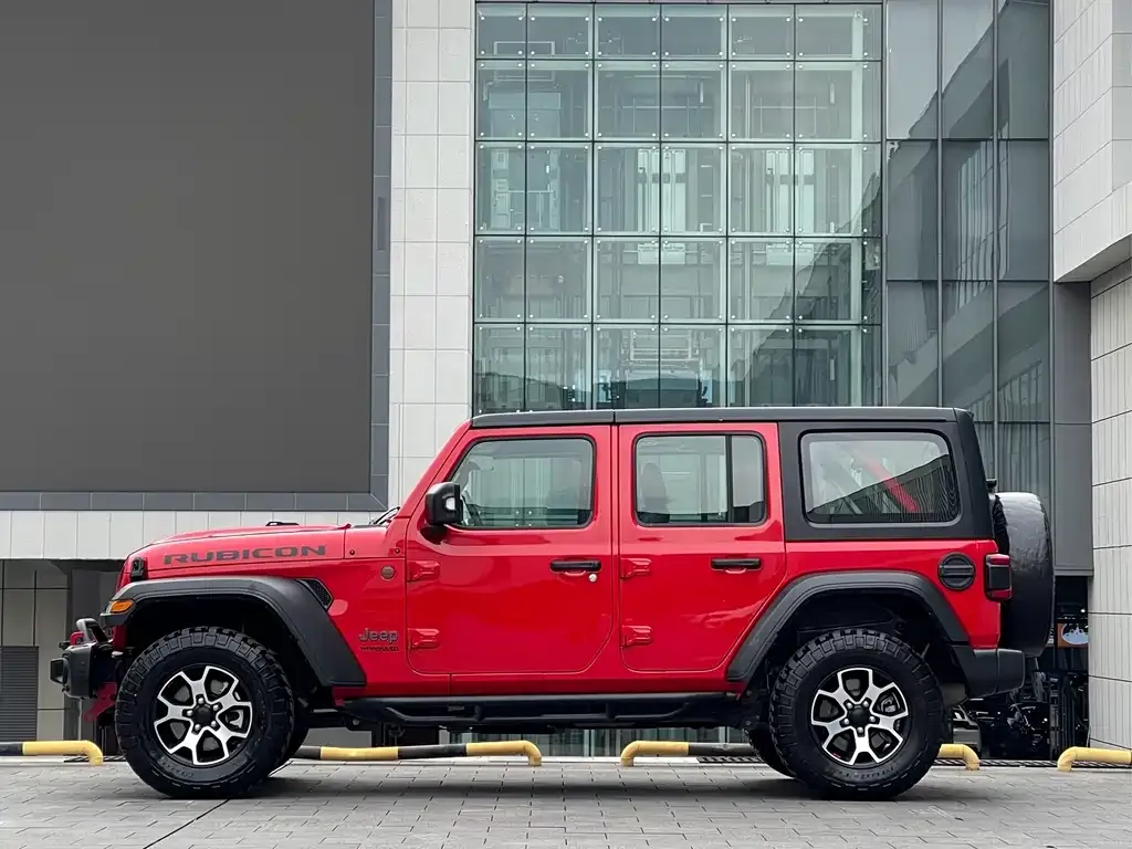 Jeep Wrangler 2023 из CN, фото 3