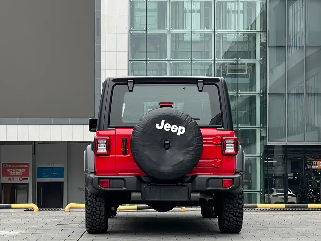 Jeep Wrangler 2023 из CN, фото 4
