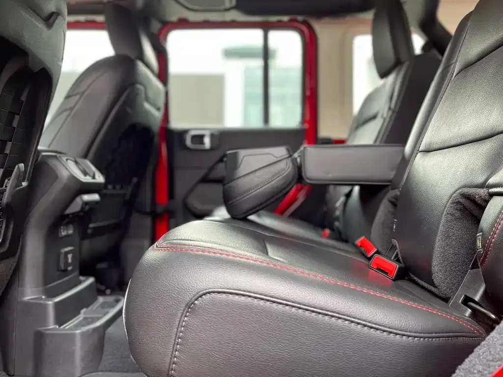 Jeep Wrangler 2023 из CN, фото 9