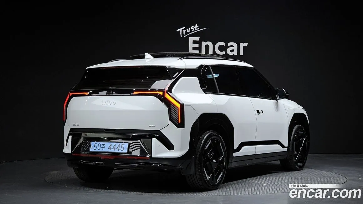 Kia EV3 — фото 2