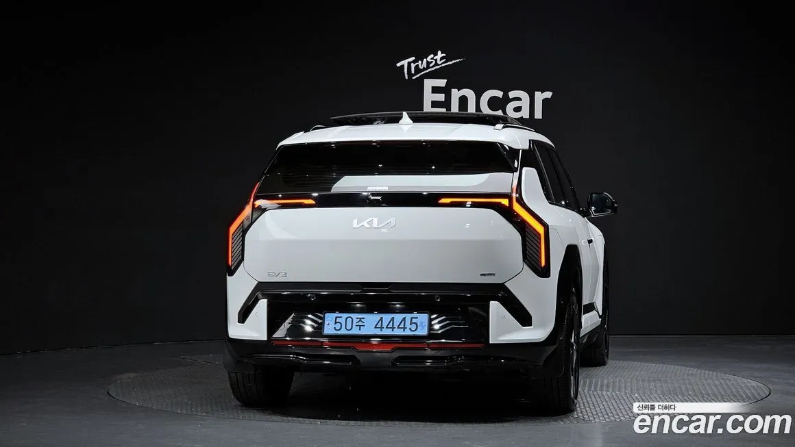 Kia EV3 — фото 4