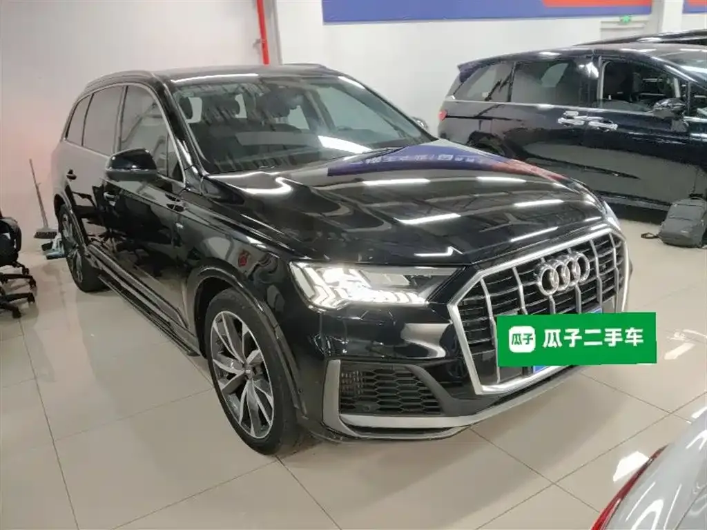 Audi Q7 2021 из CN, фото 4