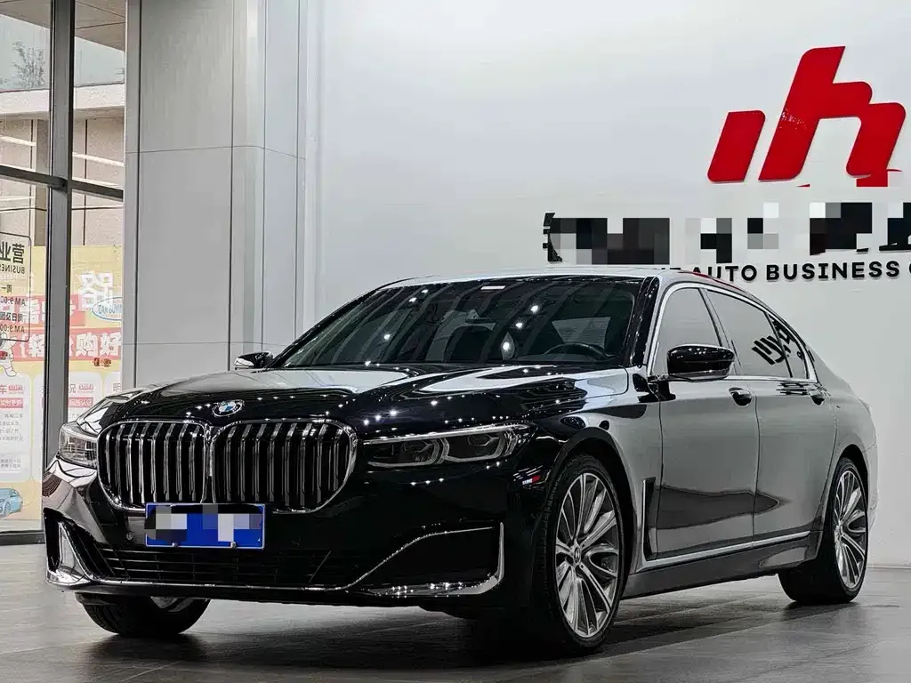 BMW 7 Series 2022 из CN, фото 1