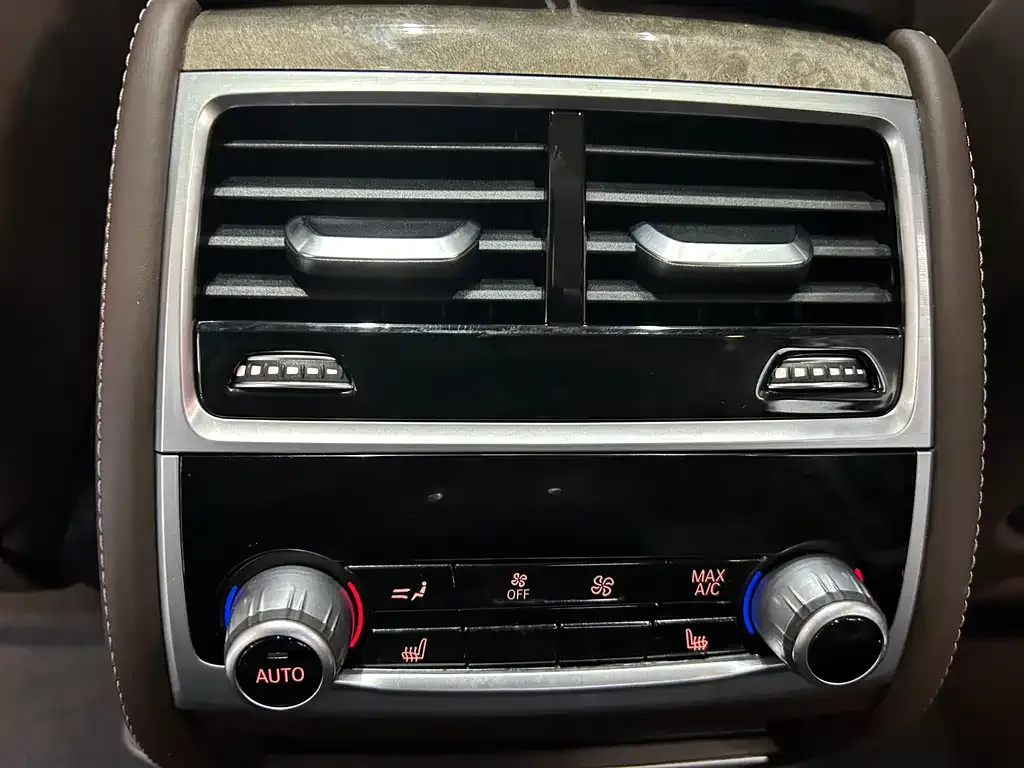 BMW 7 Series 2022 из CN, фото 7