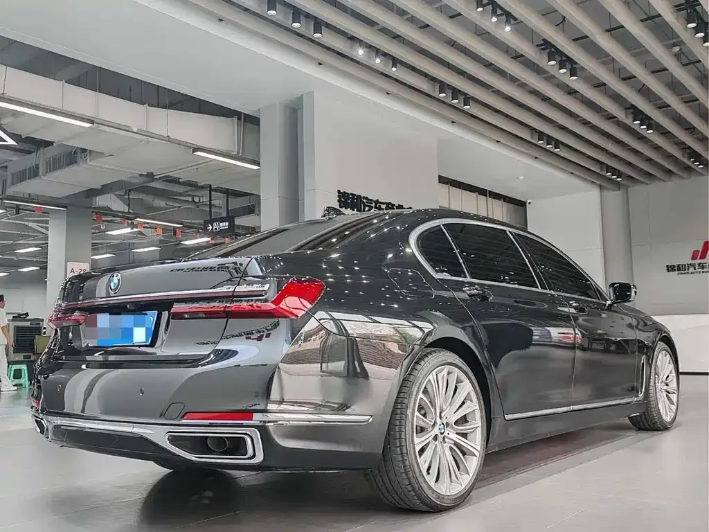 BMW 7 Series 2022 из CN, фото 9