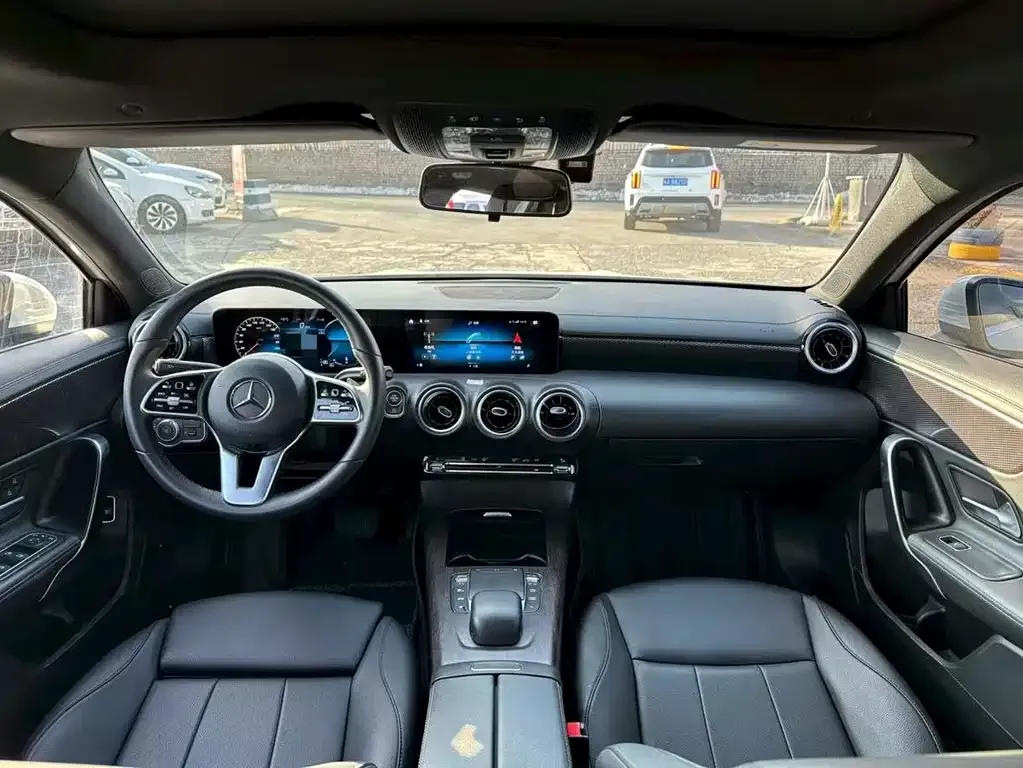 Mercedes-Benz A-Class 2023 из CN, фото 4