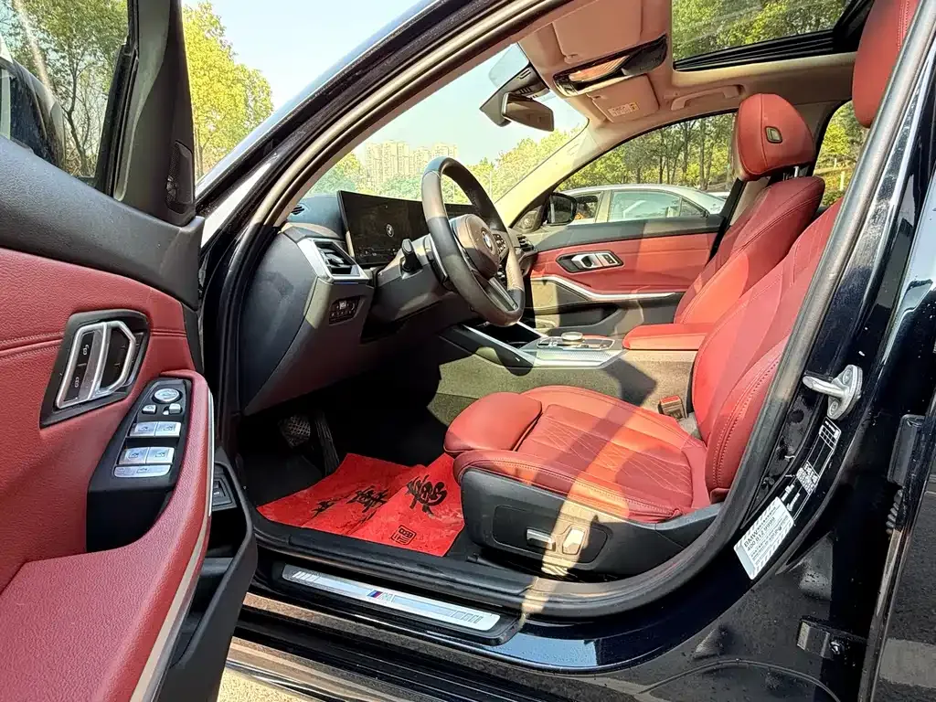 BMW 3 Series 2022 из CN, фото 6