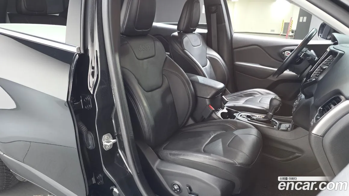 Jeep Cherokee 2021 из KR, фото 10