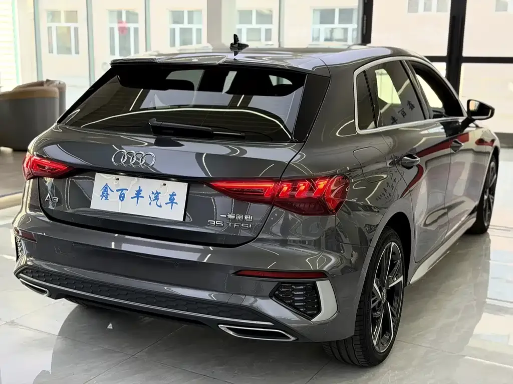 Audi A3 2023 из CN, фото 10