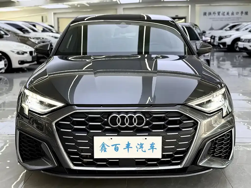 Audi A3 2023 из CN, фото 2