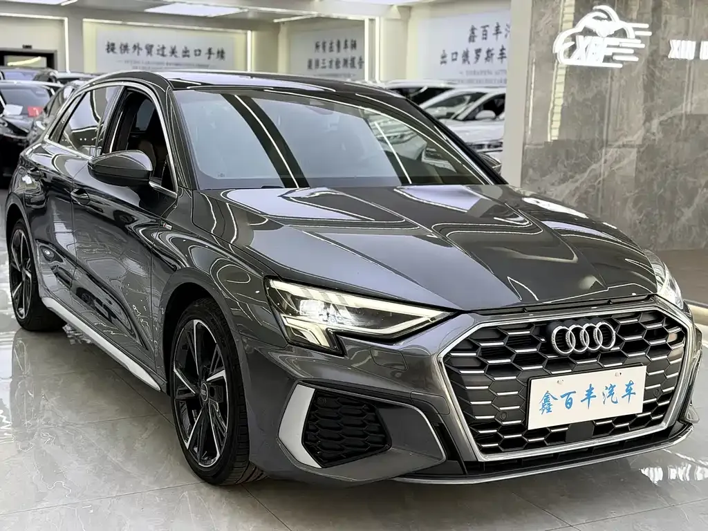 Audi A3 2023 из CN, фото 3