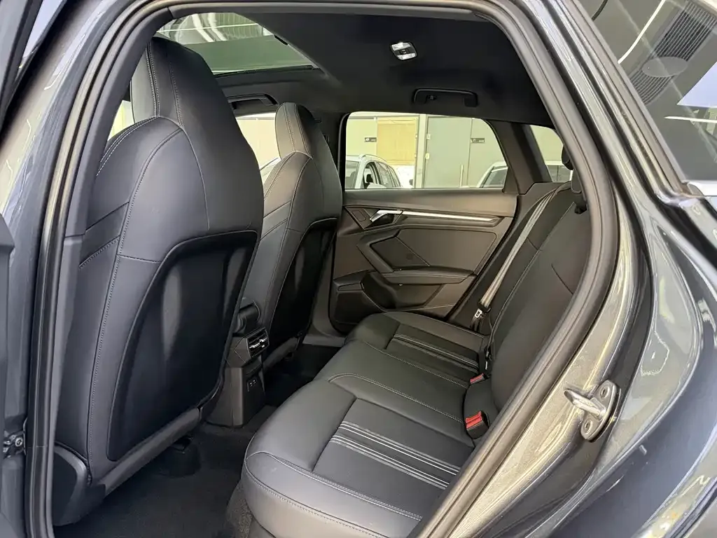 Audi A3 2023 из CN, фото 7