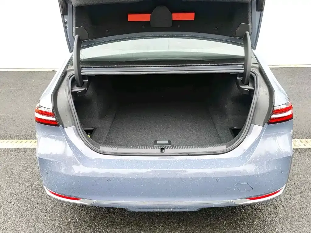 BMW i5 2024 из CN, фото 10