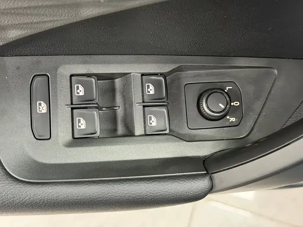 Volkswagen Tharu 2022 из CN, фото 9