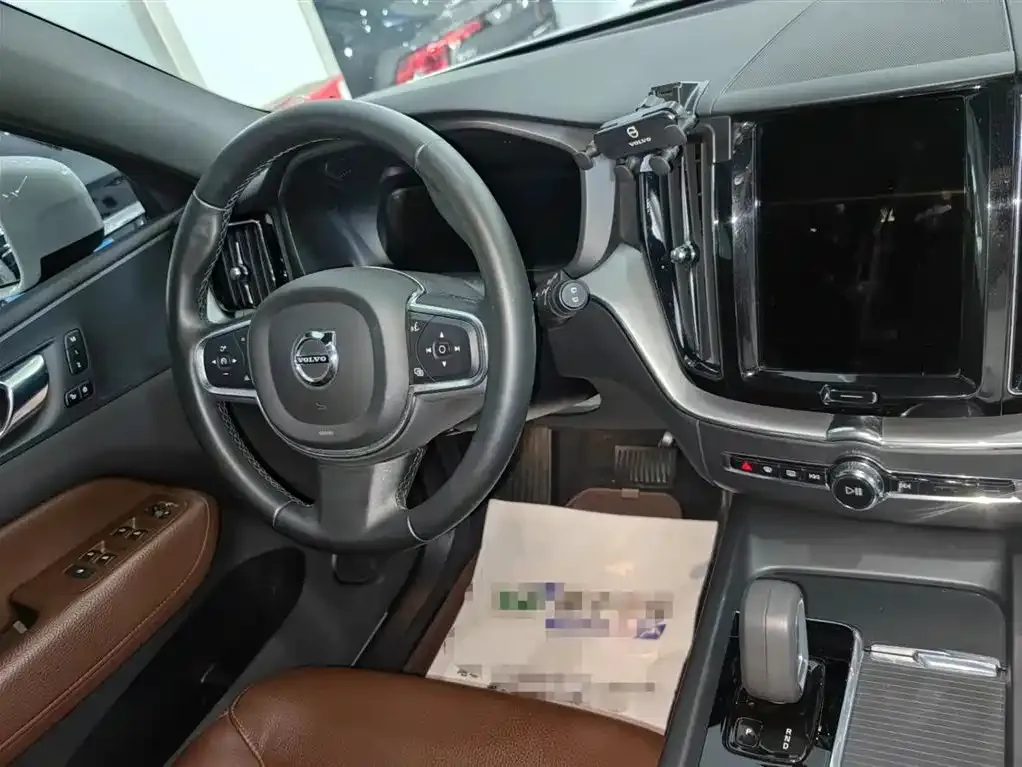 Volvo XC60 2021 из CN, фото 4