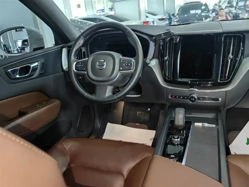 Volvo XC60 2021 из CN, фото 5