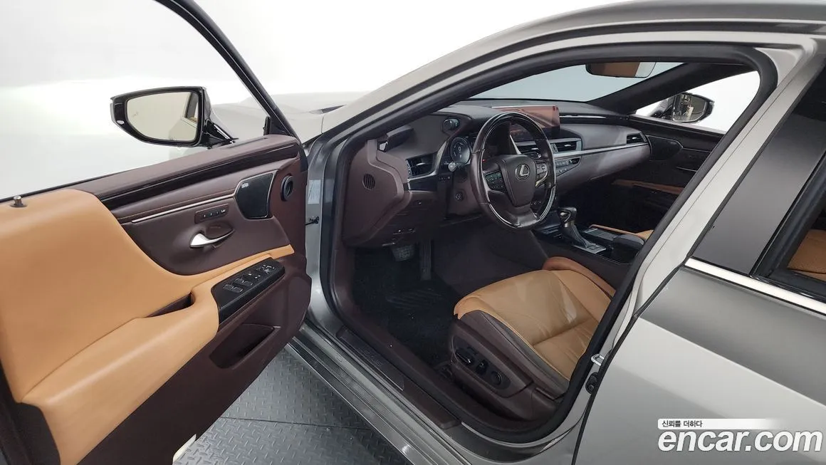 Lexus ES 2021 из KR, фото 10