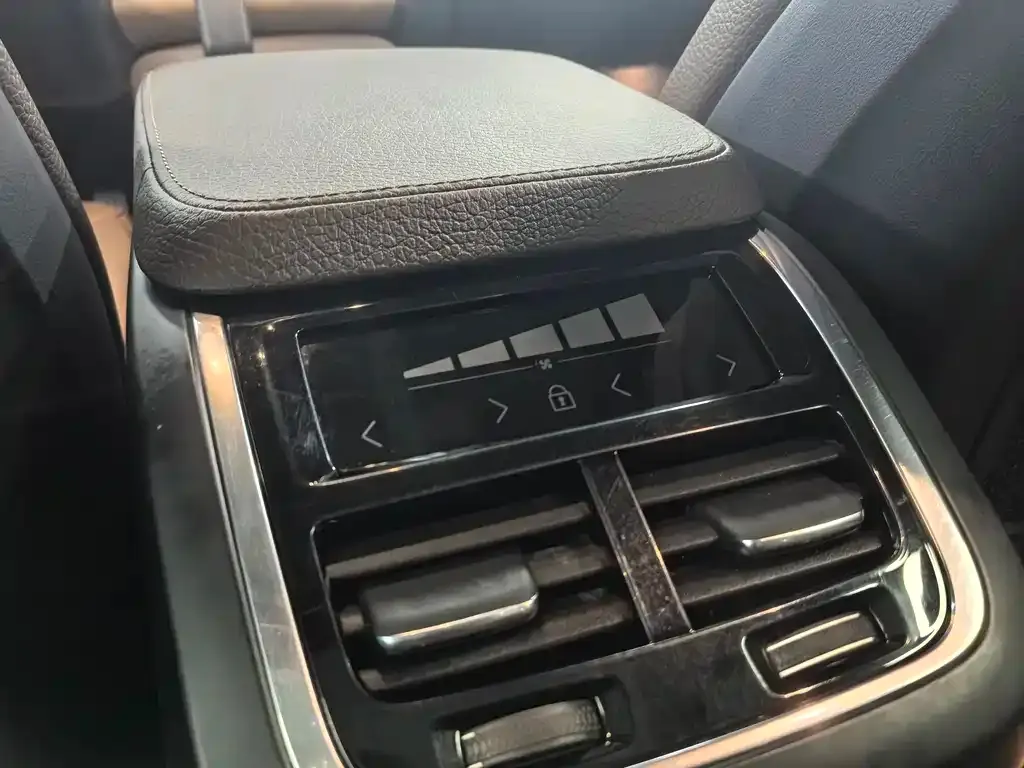 Volvo XC90 2022 из CN, фото 7