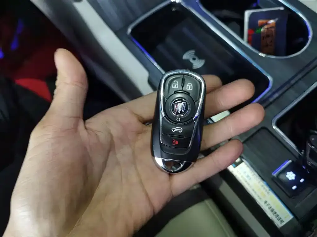 Buick GL8 2022 из CN, фото 9