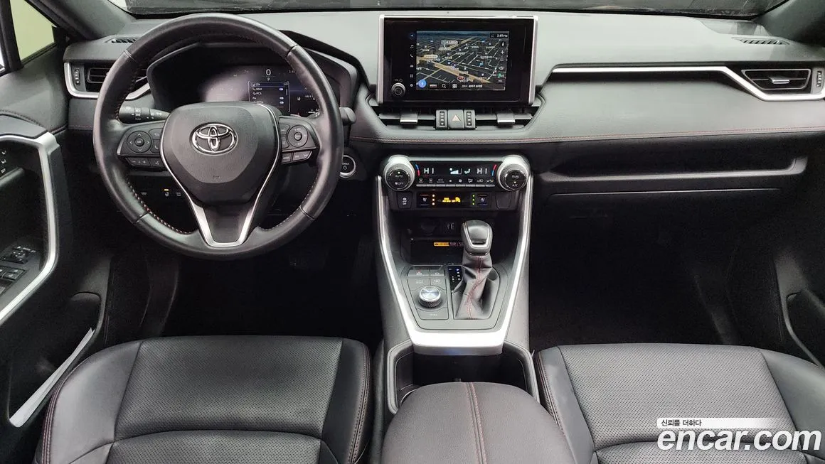 Toyota RAV4 — фото 7