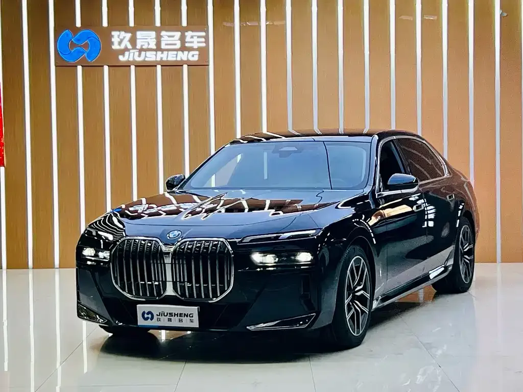 BMW 7 Series 2024 из CN, фото 1