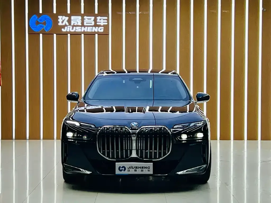 BMW 7 Series 2024 из CN, фото 2
