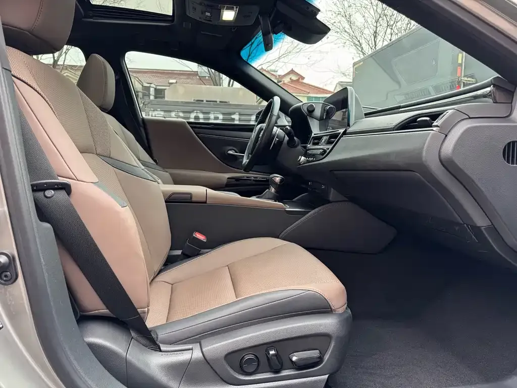 Lexus ES 2021 из CN, фото 6