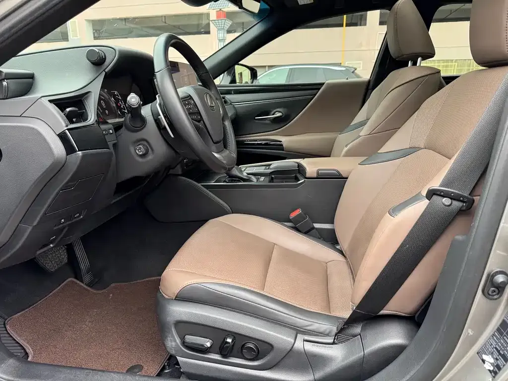 Lexus ES 2021 из CN, фото 8