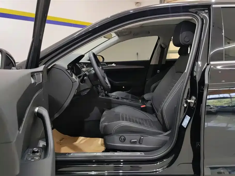 Volkswagen Magotan 2022 из CN, фото 9