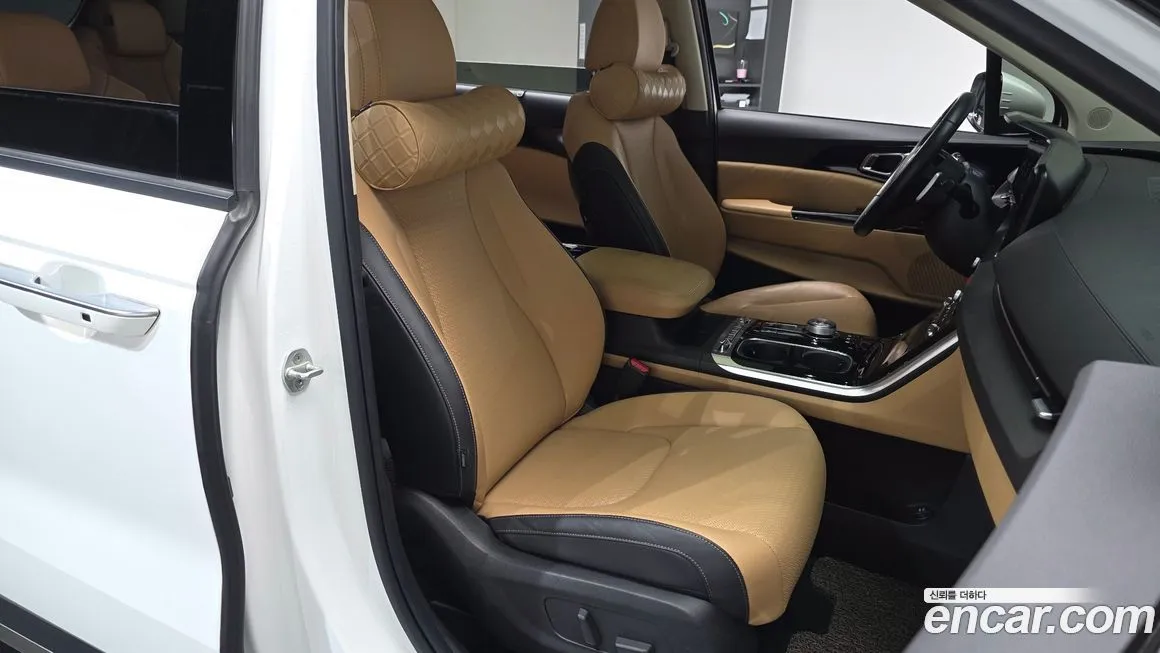Kia Carnival — фото 10