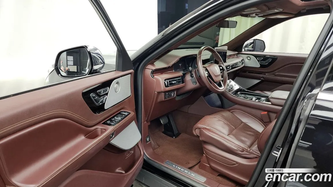 Lincoln Aviator — фото 10
