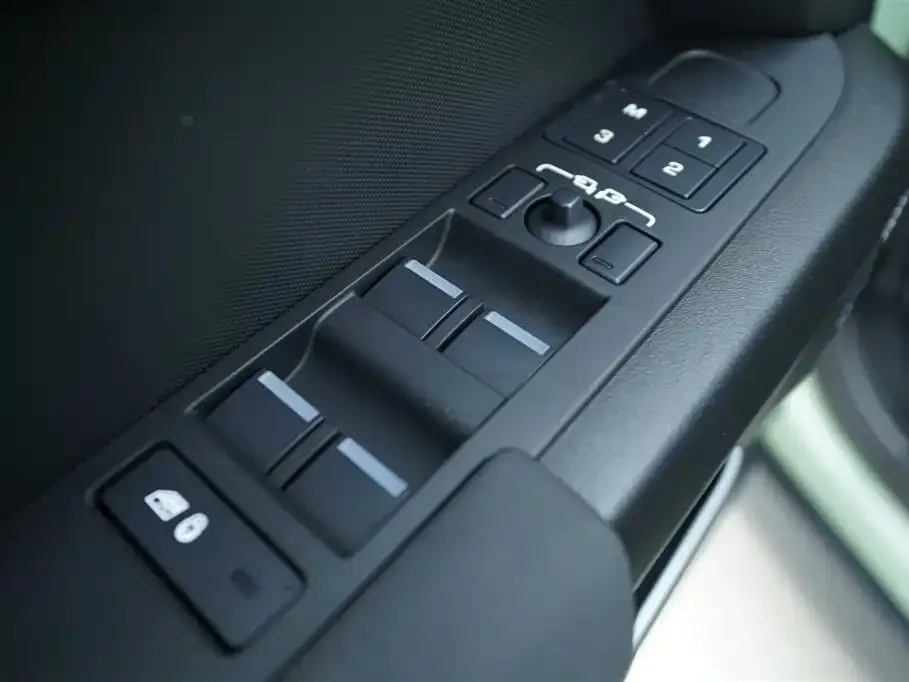 Land Rover Defender 2023 из CN, фото 10
