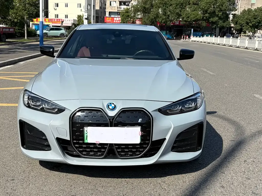 BMW i4 2023 из CN, фото 2