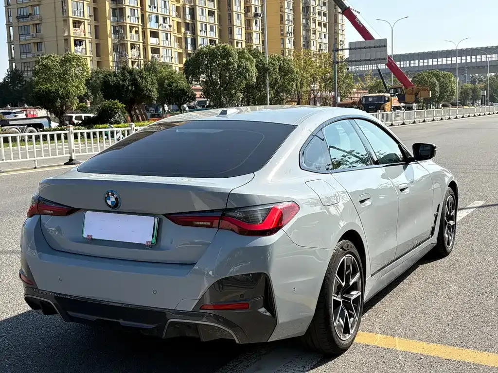 BMW i4 2023 из CN, фото 4