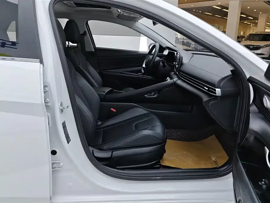 Hyundai Elantra 2024 из CN, фото 8